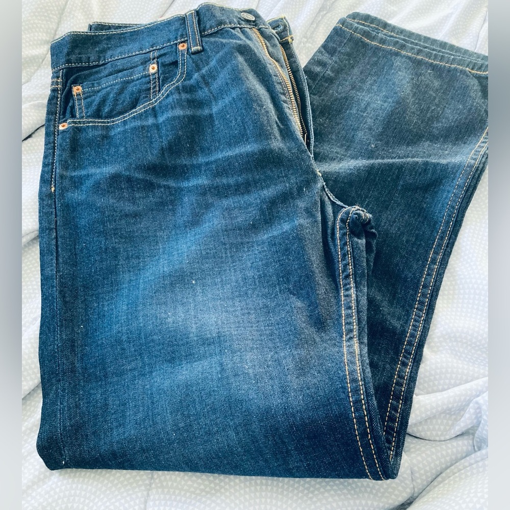 Levi’s. New with tag. Medium wash 505. 36 x 32 regular straight leg.